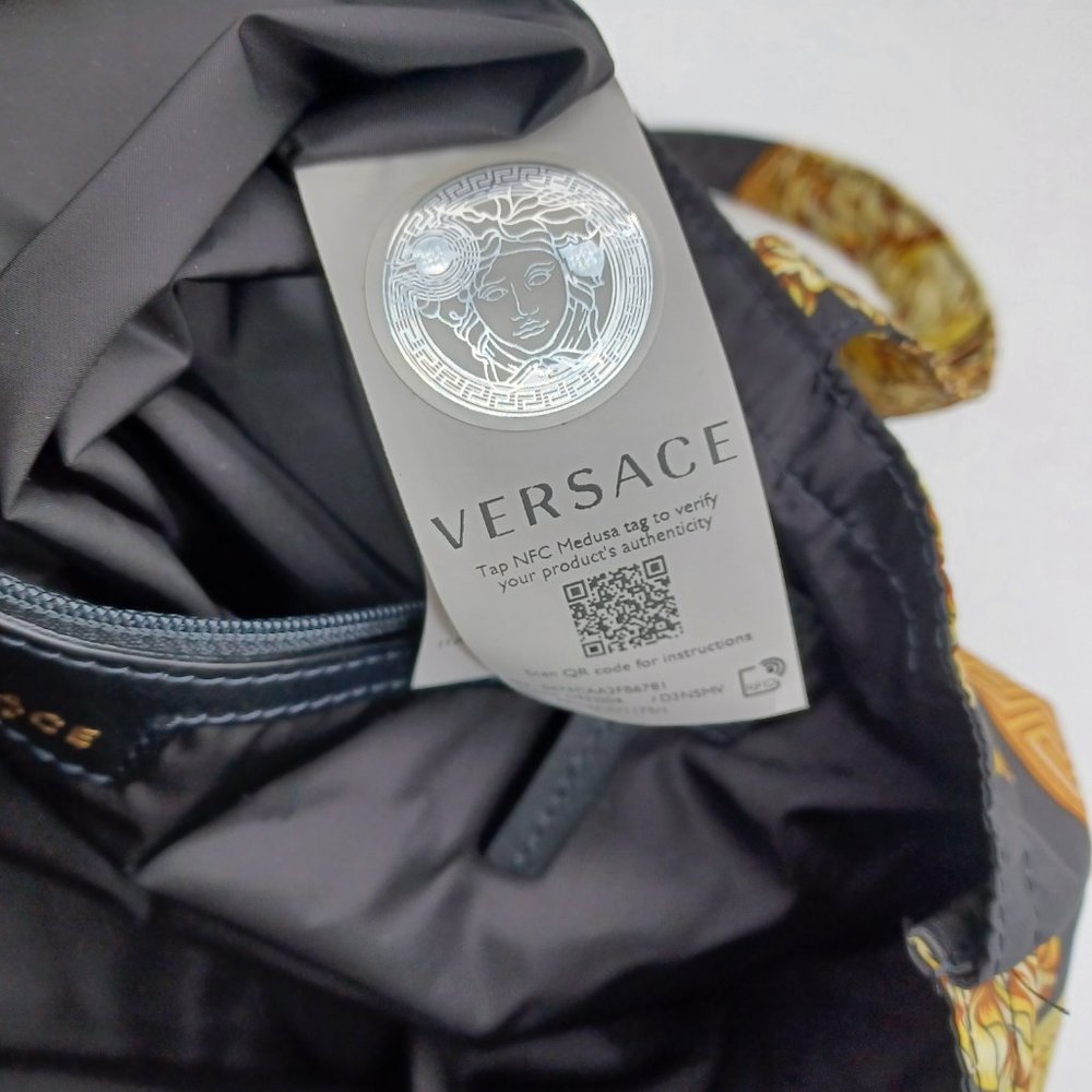 VERSACE Medusa Amplified Print Tote Bag - Picture 4 of 8